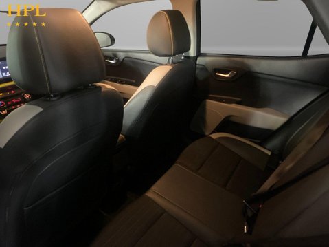 Kia Stonic 1.0 T-GDi First Edition SUV 5dr Petrol Manual Euro 6 (s/s) (118 bhp) Air Co 19