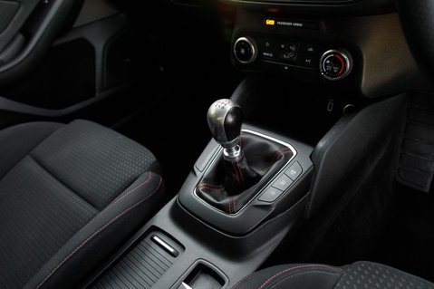 Ford Focus ST-LINE TDCI 9