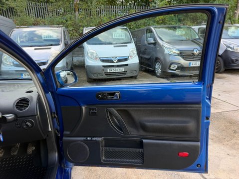 Volkswagen Beetle 1.6 Luna Hatchback 3dr Petrol Manual Euro 4 (102 ps) 25
