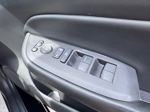 Honda Jazz I-MMD SR 25
