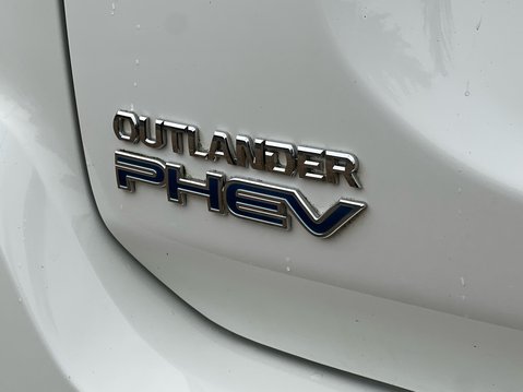 Mitsubishi Outlander PHEV DYNAMIC 20