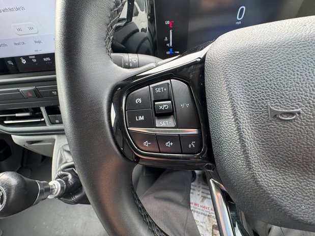 Ford Transit Custom SWB L1H1 Low Roof Limited 300 Air Con Alloys Camera Sensors Euro 6 17