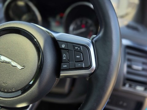 Jaguar F-Type 3.0 F-Type V6 R-Dynamic Auto 3dr 27