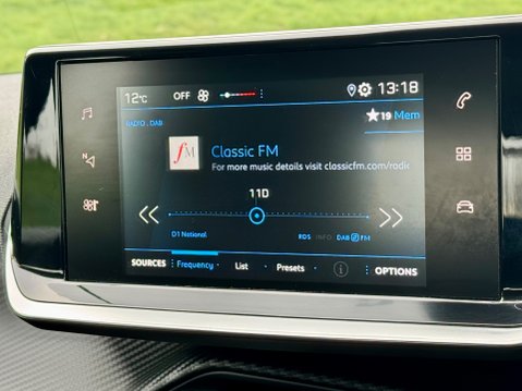 Peugeot 208 PURETECH ACTIVE PREMIUM S/S 28