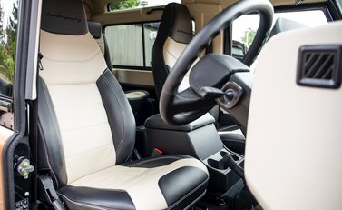 Land Rover Defender 90 Autobiography Edition 12