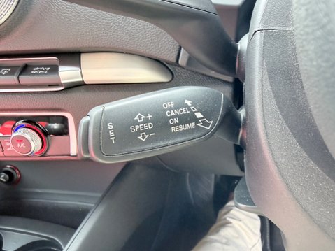 Audi A3 1.6 TDI S LINE 19