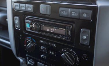 Land Rover Defender 90 Autobiography Edition 20