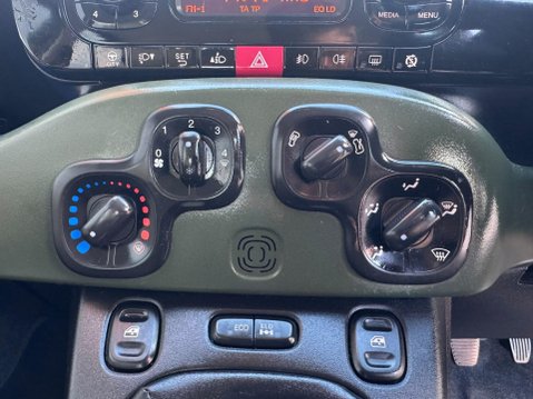 Fiat Panda 0.9 TwinAir 4x4 Euro 6 (s/s) 5dr 39