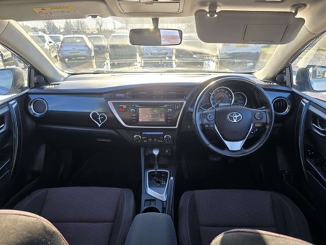Toyota Auris 1.6 V-Matic Sport Hatchback 5dr Petrol Multidrive S Euro 5 (132 ps) 17