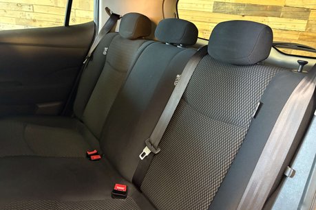 Nissan LEAF 24kWh Visia Hatchback 5dr Electric Auto (107 bhp) 32