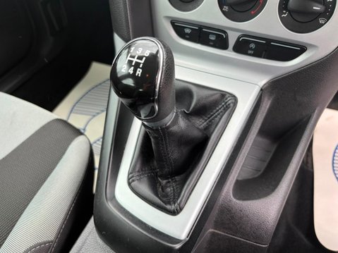 Ford Focus 1.0T EcoBoost Zetec Euro 5 (s/s) 5dr 26