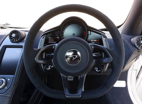 McLaren 675 LT Spider 17