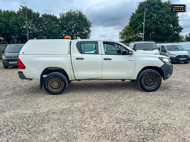 Toyota Hilux Crew Cab 4X4 Active 4WD Air Con Rear Camera EURO 6 NO VAT 5