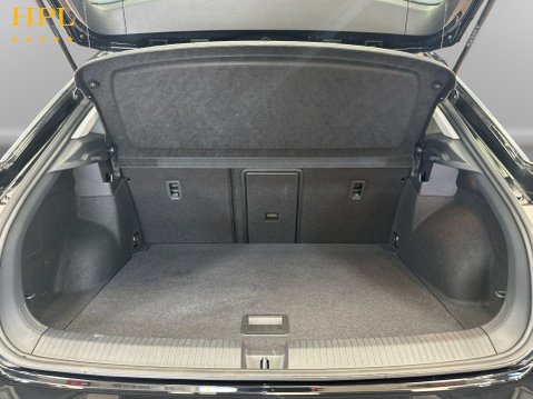 Volkswagen T-Roc 1.0 TSI Life SUV 5dr Petrol Manual Euro 6 (s/s) (110 ps) Air Con - Bluetoot 21