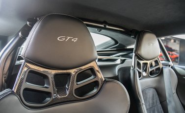 Porsche Cayman GT4 19