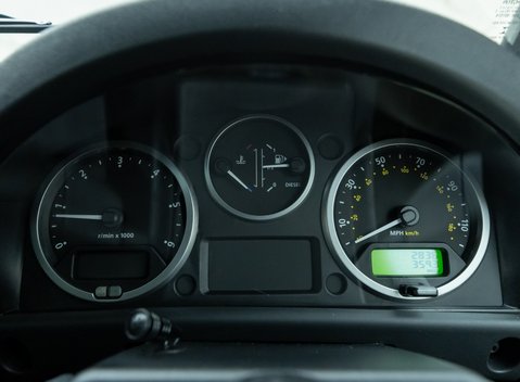 Land Rover Defender 110 XS 17