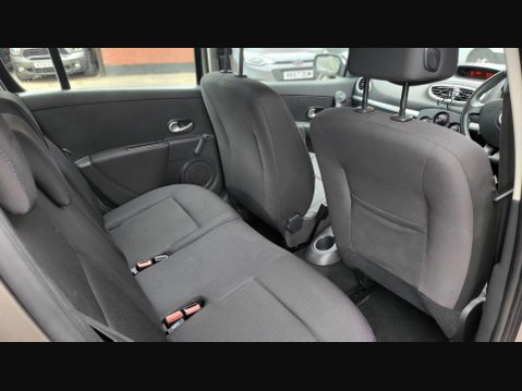 Renault Clio DYNAMIQUE 16V 16