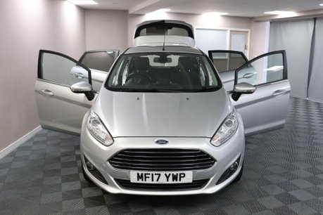 Ford Fiesta TITANIUM 7