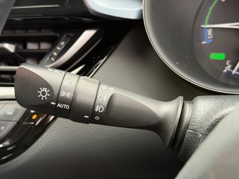 Toyota C-HR DESIGN 19