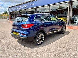 Renault Kadjar 1.5 Kadjar Iconic Blue dCi Auto 5dr 8