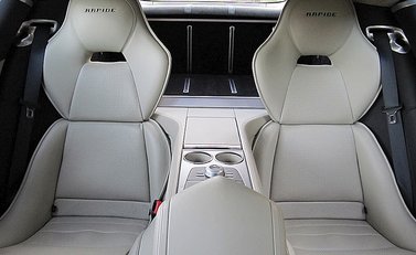 Aston Martin Rapide 12