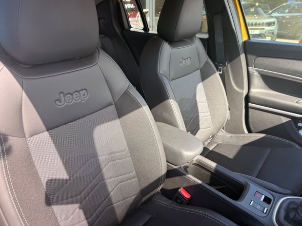 Jeep Avenger SUMMIT 18