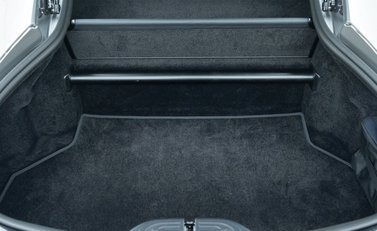 Aston Martin V12 Vantage 41