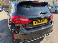 Ford Fiesta ST-LINE 15