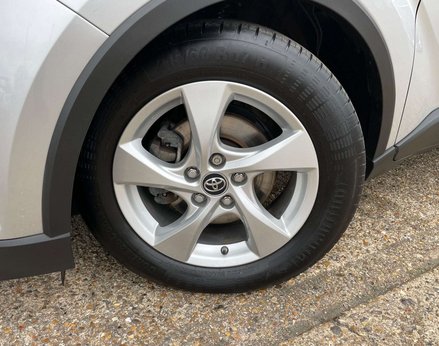 Toyota C-HR 1.8 C-HR Icon HEV CVT 5dr 3