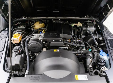 Land Rover Defender 110 XS 32