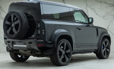 Land Rover Defender 90 V8 CARPATHIAN EDITION 6