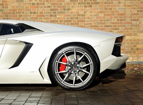 Lamborghini Aventador LP 700-4 10