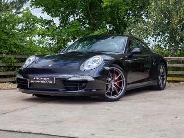 Porsche 991.1 with Sports Exhaust, 14 way seats, Sport Design Steering Wheel and Sports Chrono For Sale