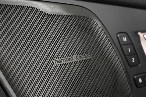 Volvo XC60 2.0 XC60 + B5 MHEV AWD Auto 4WD 5dr 8