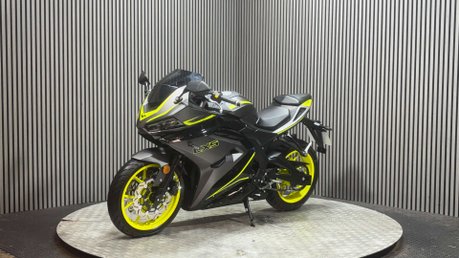 Lexmoto LXS 2023 ONLY 1K NEW MOT 125CC SPORTS BIKE LEARNER 5