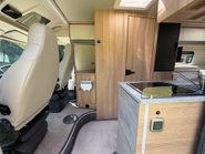 Auto-Trail V-Line 635 35 L4H2 STANDARD PV 23