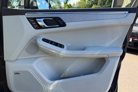 Porsche Macan TURBO PDK - HUGE SPEC - PAN ROOF - BOSE - CARPLAY 40