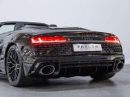 Audi R8 5.2 FSI V10 Spyder 2dr Petrol S Tronic quattro Euro 6 (s/s) (570 ps) 35