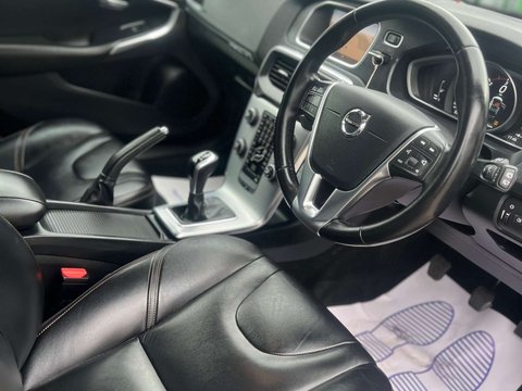 Volvo V40 2.0 V40 Cross Country Professional D3 5dr 14