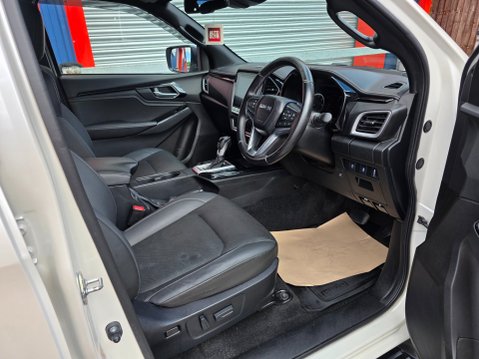 Isuzu D-Max V-CROSS DCB AUTO 14