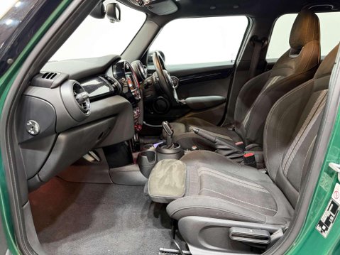 Mini Hatch 2.0 Cooper S Sport Hatchback 5dr Petrol Steptronic Euro 6 (s/s) (192 ps) 28