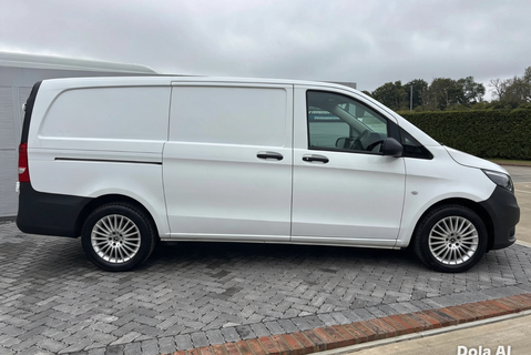 Mercedes-Benz Vito 114 Progressive L2 Panel Van - Air Con / Rear Camera 7