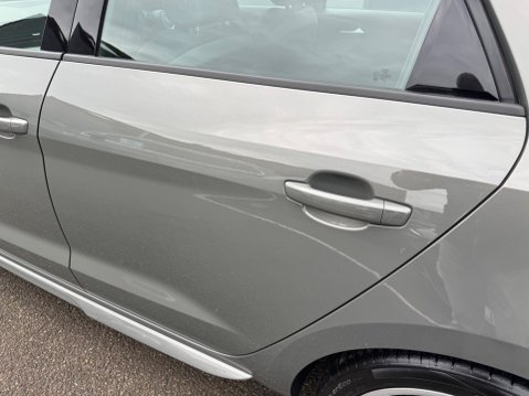 Audi A1 S LINE 35 TFSI S-A 10