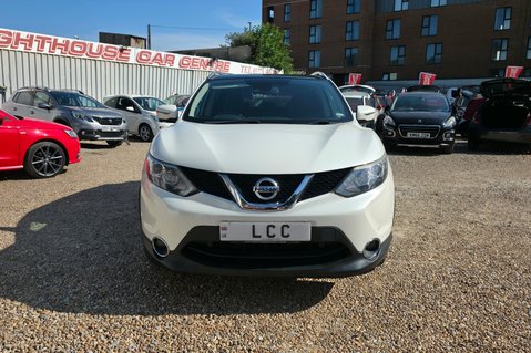 Nissan Qashqai DCI TEKNA.. 8 SERVICES.. 1 PREVIOUS KEEPER.. £20 ROAD TAX.. 70MPG..STUNNING 2