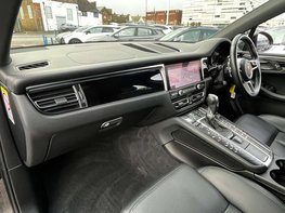 Porsche Macan 3.0 Macan S Semi-Auto 4WD 5dr 17
