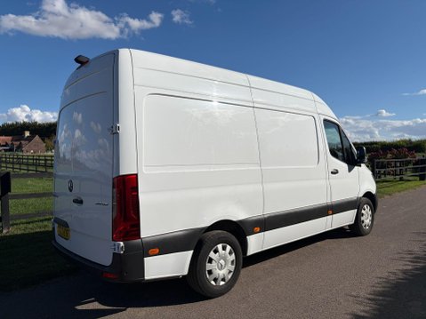 Mercedes-Benz Sprinter 2.0 315 CDI Premium Panel Van 5dr Diesel G-Tronic RWD L2 H2 Euro 6 (s/s) (1 7