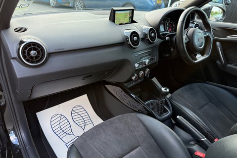 Audi A1 TFSI BLACK EDITION NAV -PANORAMIC SUNROOF - ALL BLACK  25