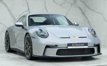 Porsche 911 GT3 Touring (992) 6