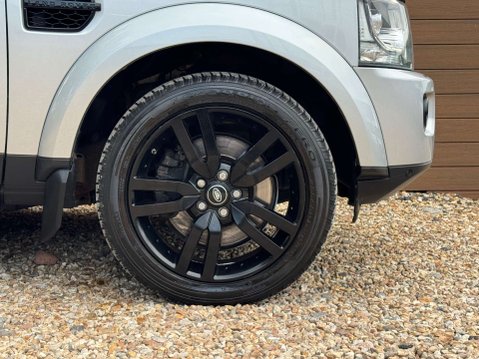 Land Rover Discovery 3.0 Discovery SE Tech SDV6 Auto 4WD 5dr 12