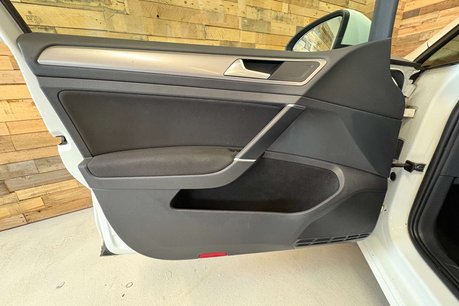 Volkswagen Golf e-Golf Hatchback 5dr Electric Auto (115 ps) 43